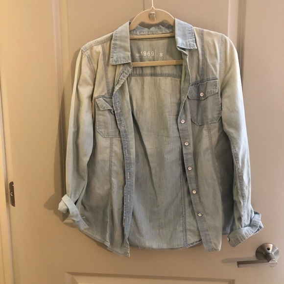 Light wash denim shirt - Picture 1 of 3
